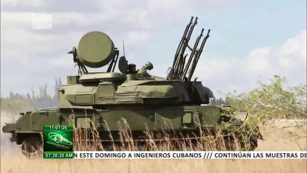 Появляются в хронике кубинских учений последних дней не только кубинские ЗСУ-самоделки. Но и довольно бодро сохранившиеся и катающиеся ЗСУ-23-4. И не только катающиеся, но и стреляющие