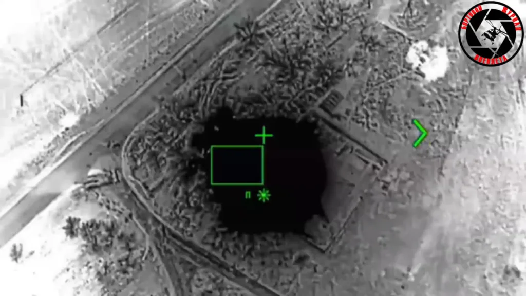 Точная работа БПЛА «Форпост-РУ» по пехоте и зданиям ВСУ бомбами с лазерным наведением. Скорее всего, где-то в приграничье