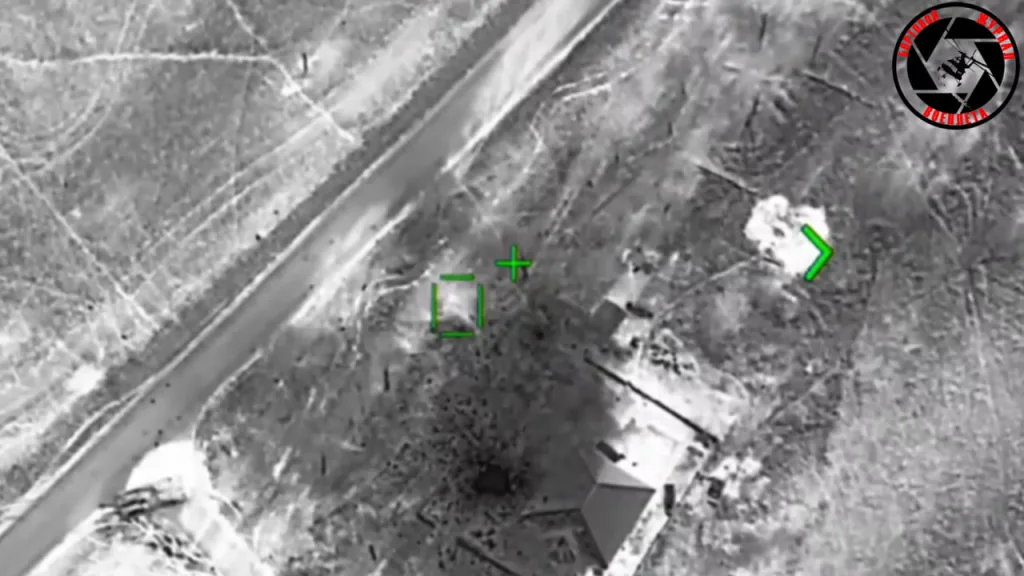 Точная работа БПЛА «Форпост-РУ» по пехоте и зданиям ВСУ бомбами с лазерным наведением. Скорее всего, где-то в приграничье