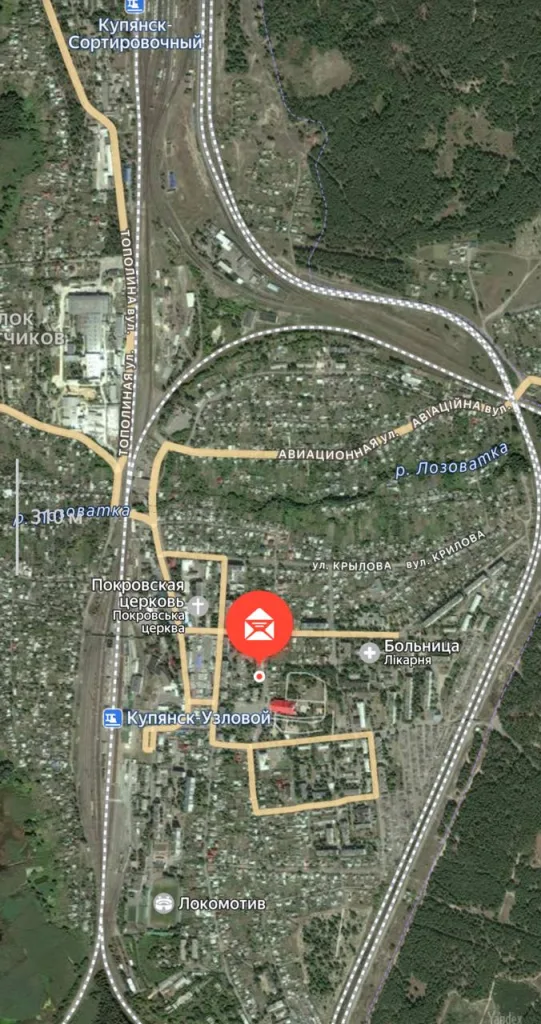 На видео заявляется, что кадры сняты ВСУшником сегодня утром. По локации — центр пгт, аккурат возле укрпочты, скрин прилагаю