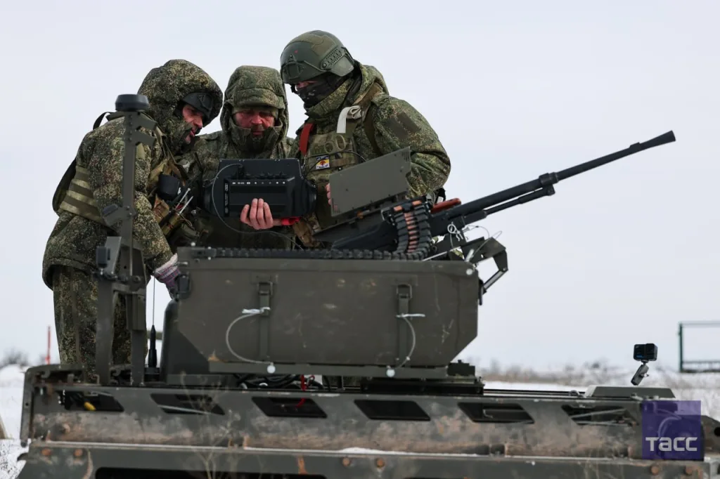 Ударные НРТК "Курьер", тяжелые буксиры НРТК "Челнок" и легкие транспортники НРТК "Омич" на вооружении добровольческой разведывательно-штурмовой бригады "Невский" ВС РФ