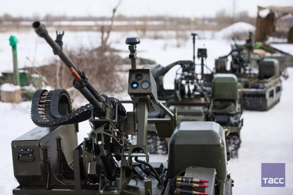 Ударные НРТК "Курьер", тяжелые буксиры НРТК "Челнок" и легкие транспортники НРТК "Омич" на вооружении добровольческой разведывательно-штурмовой бригады "Невский" ВС РФ