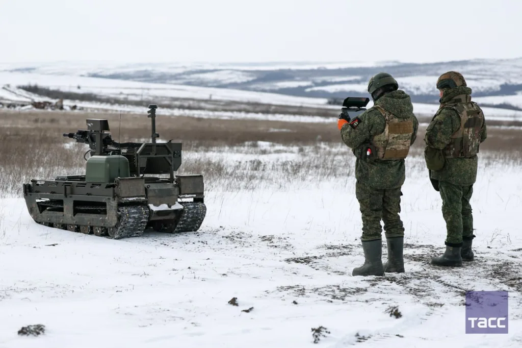 Ударные НРТК "Курьер", тяжелые буксиры НРТК "Челнок" и легкие транспортники НРТК "Омич" на вооружении добровольческой разведывательно-штурмовой бригады "Невский" ВС РФ