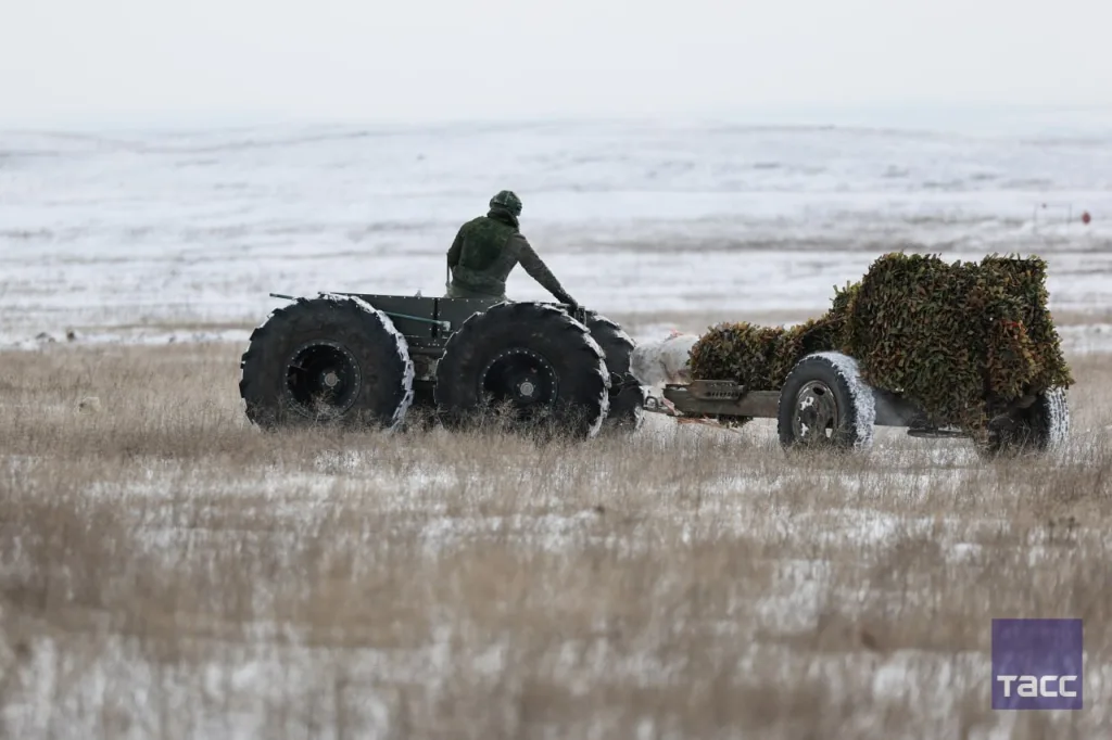 Ударные НРТК "Курьер", тяжелые буксиры НРТК "Челнок" и легкие транспортники НРТК "Омич" на вооружении добровольческой разведывательно-штурмовой бригады "Невский" ВС РФ