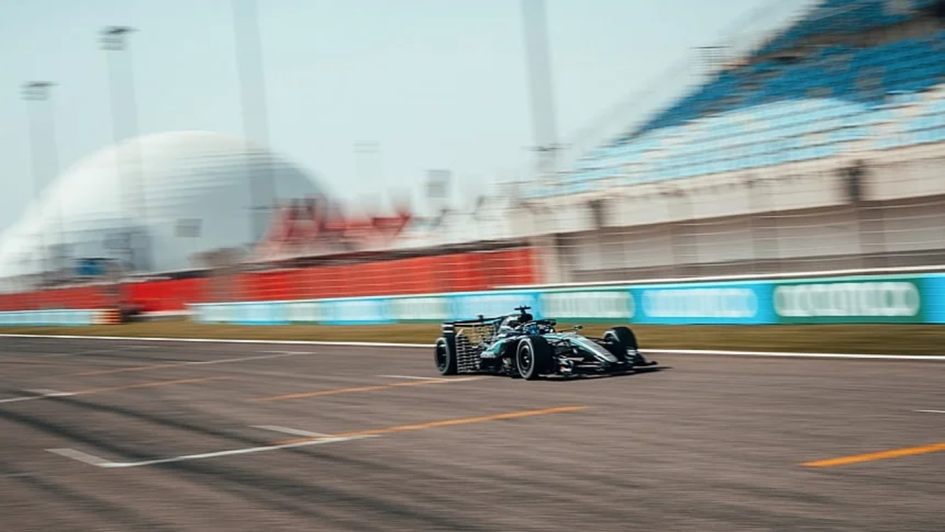 Три нефтяные компании спешат сертифицировать новое топливо для Формулы-1 к 2026 году