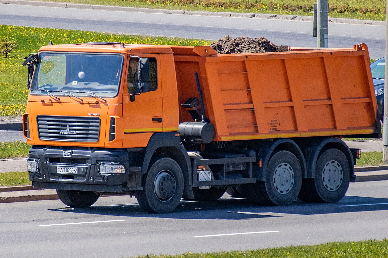МАЗ и КамАЗ теряют позиции: китайские производители захватили треть российского рынка