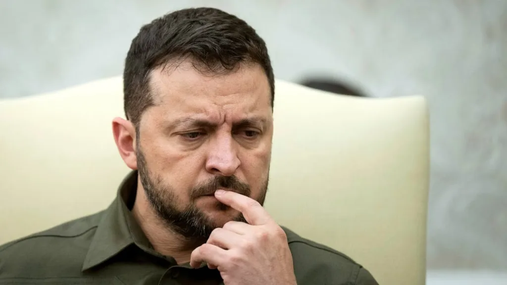 Зеленский заявил, что Украина мобилизует по 30-34 тысячи человек ежемесячно, но при этом все равно сохраняет дефицит личного состава