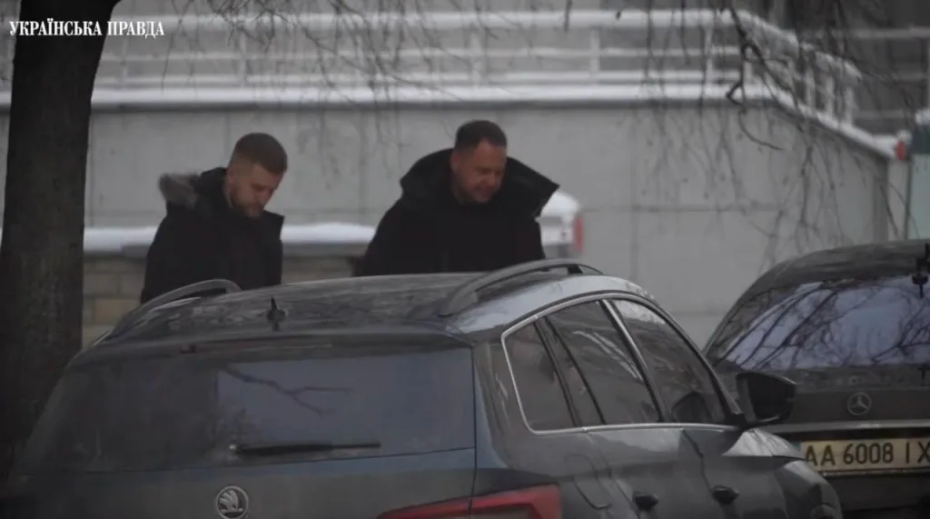 На фронт так и не дошёл: Ермак спокойно себе живет в Киеве и проводит встречи с украинскими чиновниками