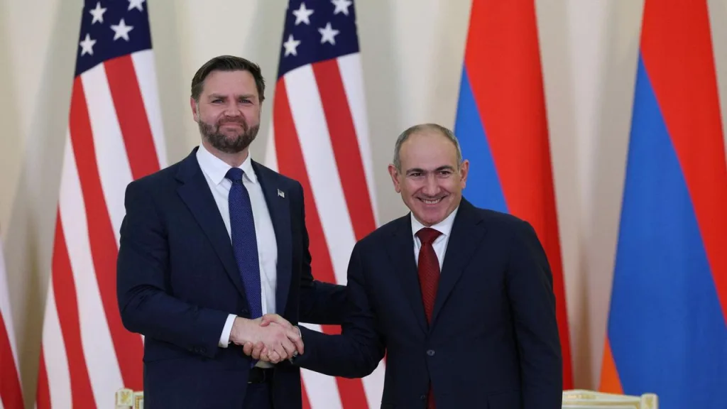 Вэнс: США поставят Армении разведывательные беспилотники