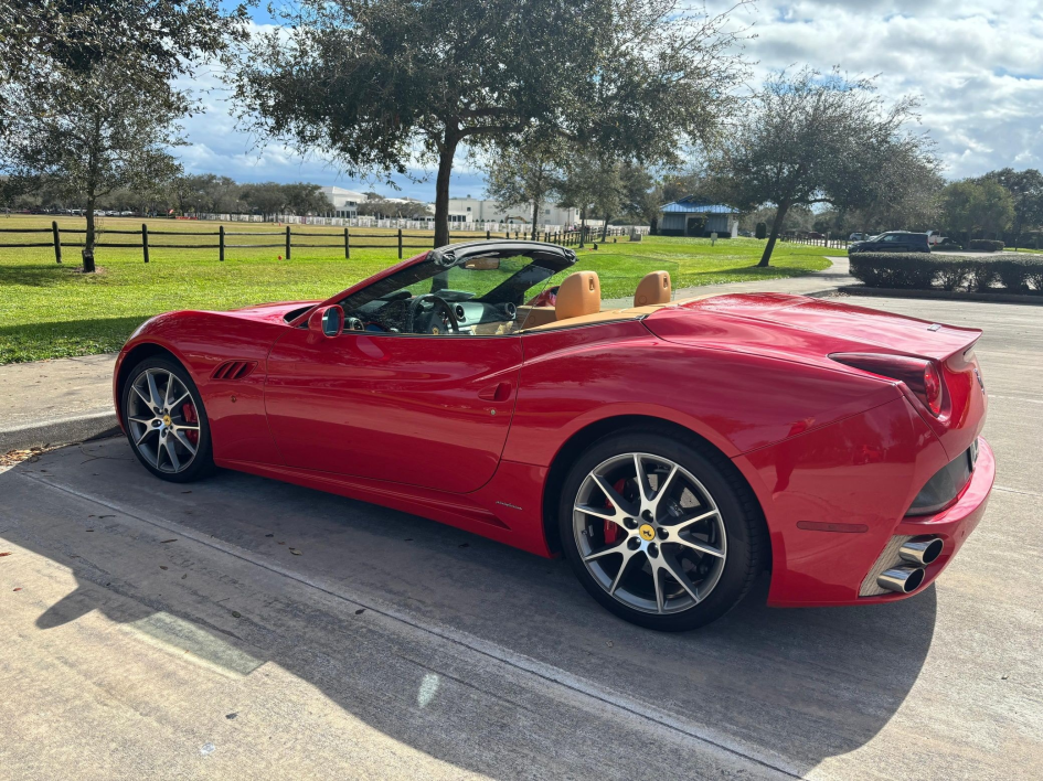 Ferrari California 2014 года продан за цену нового Lexus TX: что скрывает такой выбор