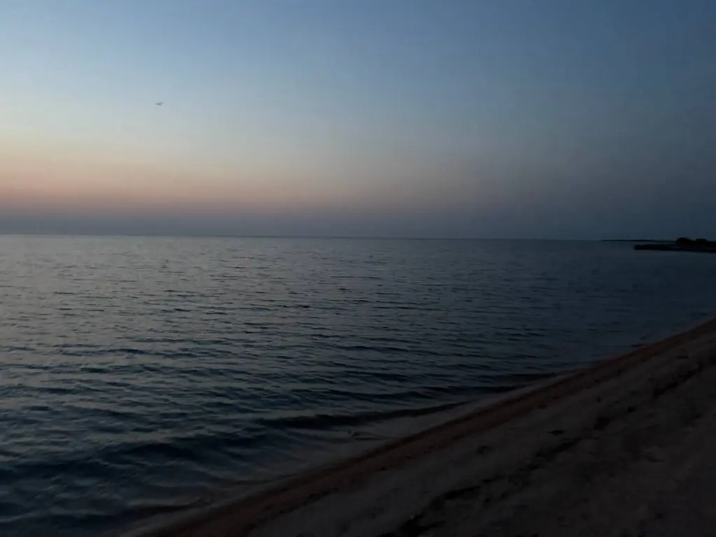 Воды нет, еда — котлета прошеднего дня: отдыхающая в слезах пожаловалась на курорт, который все восхваляют