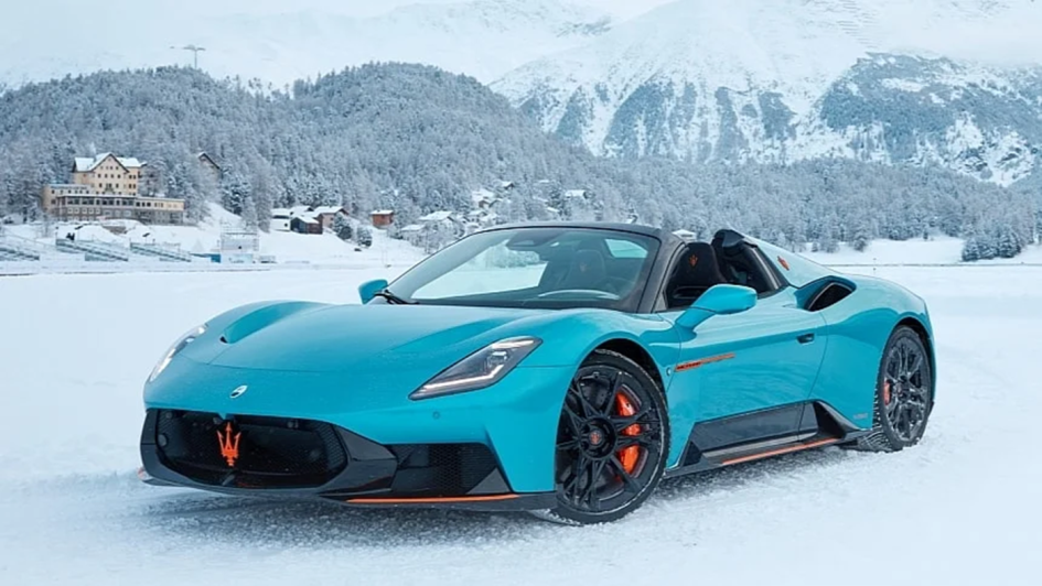Maserati удивил уникальным суперкаром MCPura Cielo на льду в Швейцарии