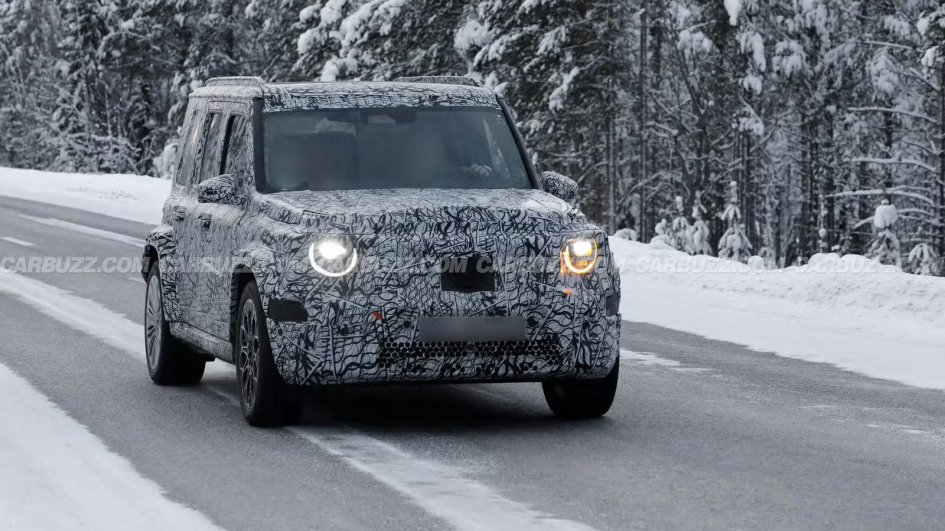 Mercedes готовит компактную версию G-Class: первые фото серийного кузова