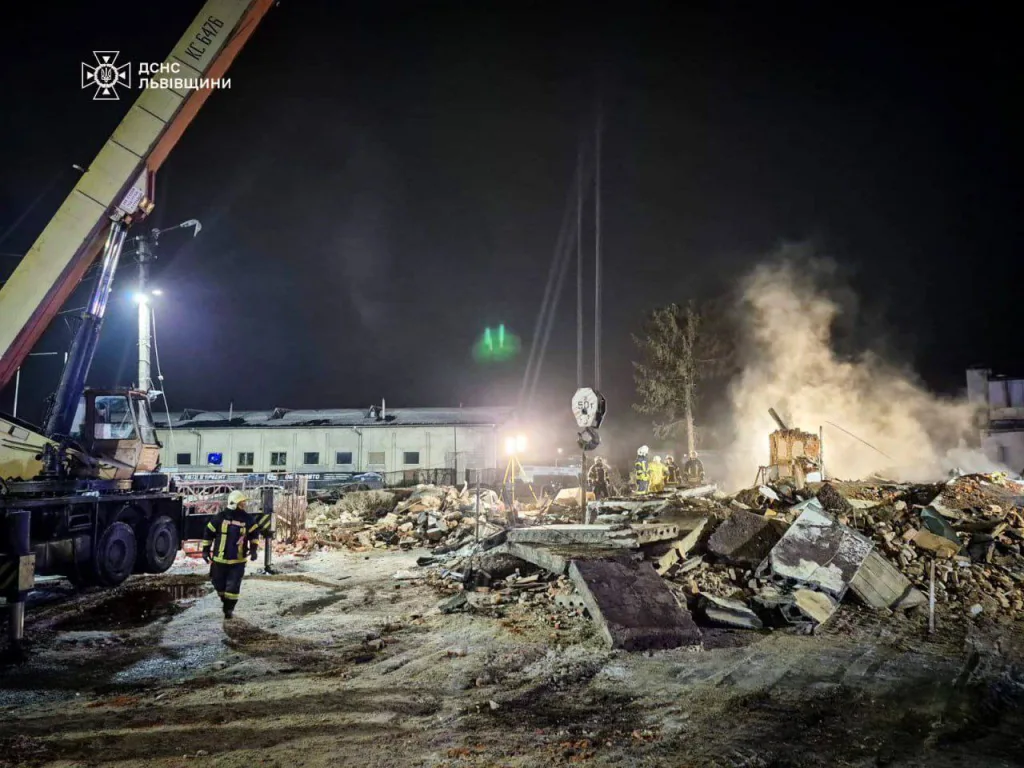 Ночью беспилотники атаковали склады «Рошен» в Киевской области