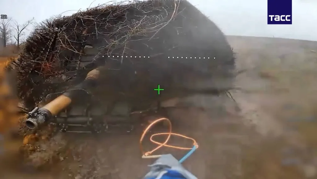 Поражение FPV-дронами танка M1A1 IAM Abrams в ходе попытки атаки ВСУ в районе пгт Зализничное Запорожской области