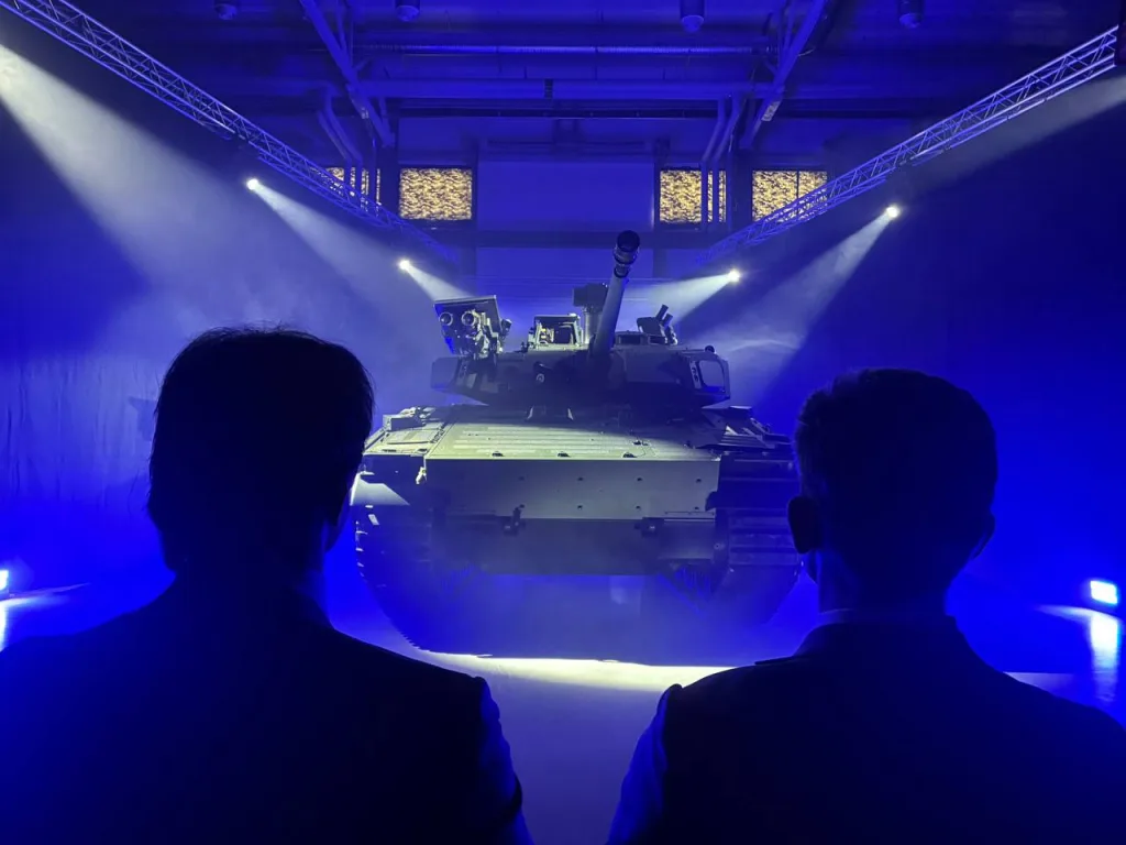 Компания BAE Systems (BAE Systems AB) рапортует, что презентовала первую БМП CV9035 Mk IV для ВС Словакии