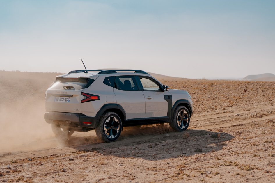 Гибридные Dacia Duster и Bigster с полным приводом: новые возможности