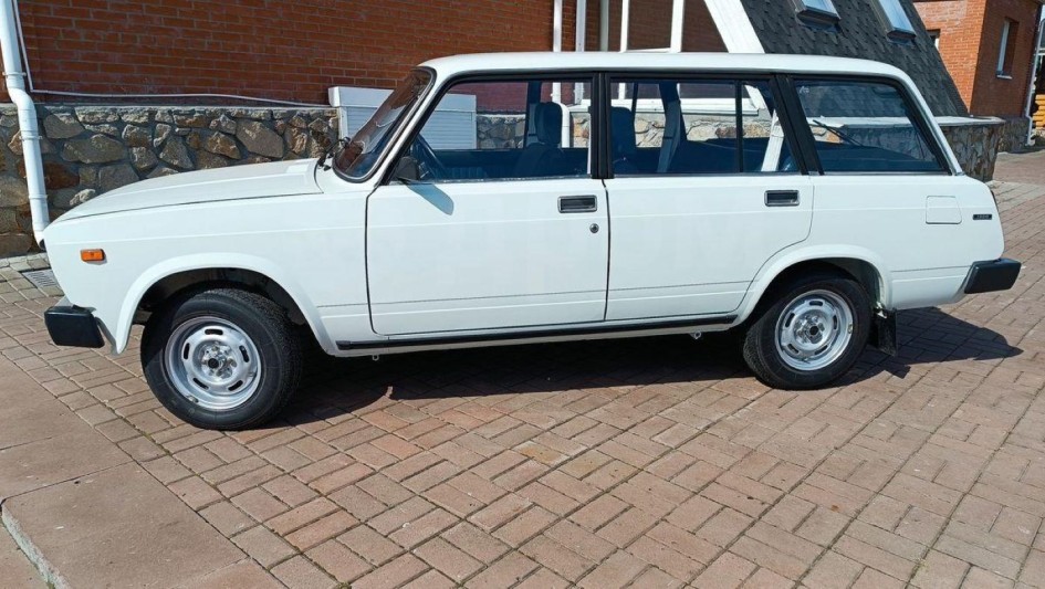 Редкая Лада 2104 1984 года с минимальным пробегом выставлена на продажу в Новосибирске