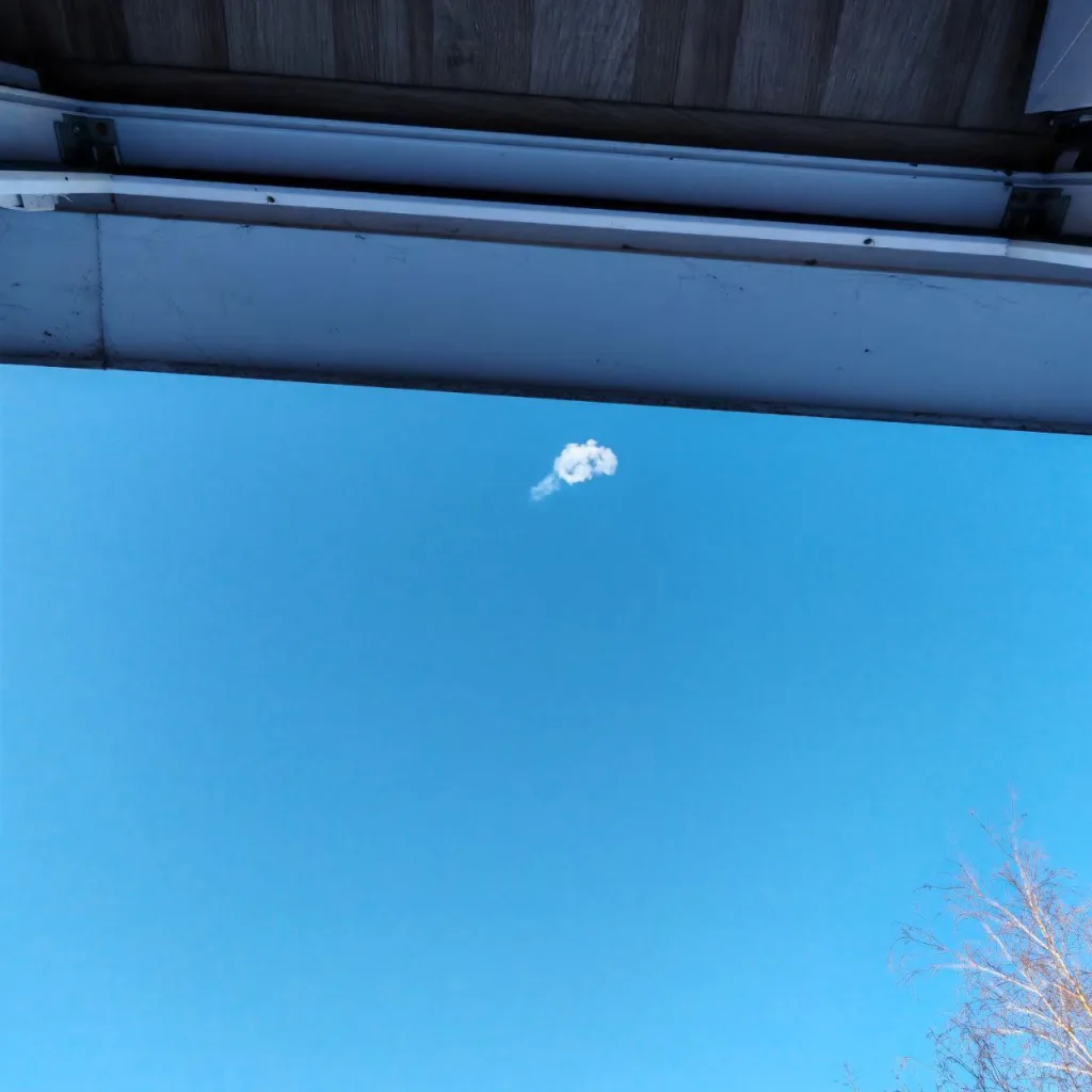 Враг ударил ракетами по Белгороду: ранена мирная жительница, повреждены автомобили