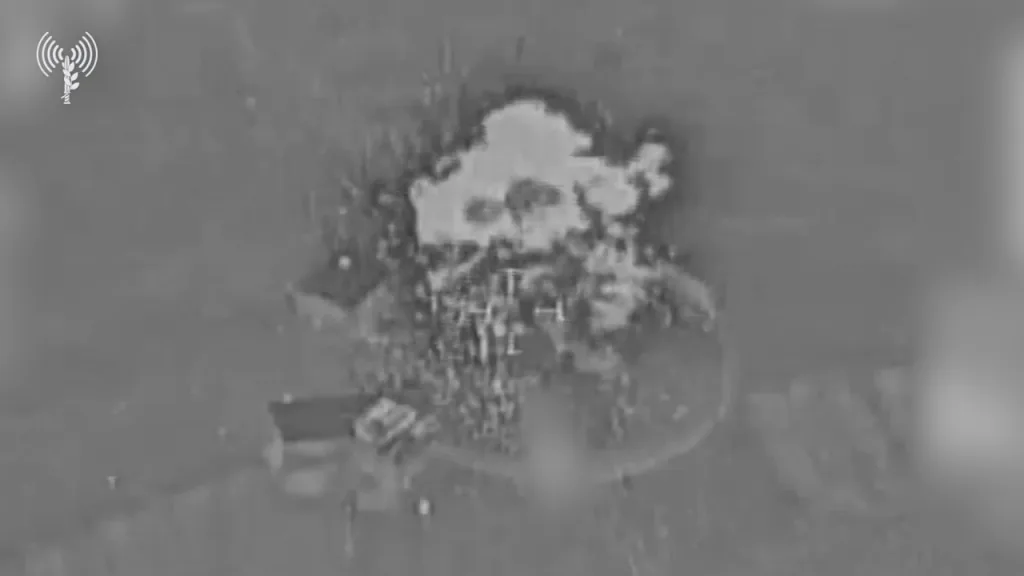 Очередные кадры ударов ВВС Израиля по военной технике и бегущему личному составу армии Ирана
