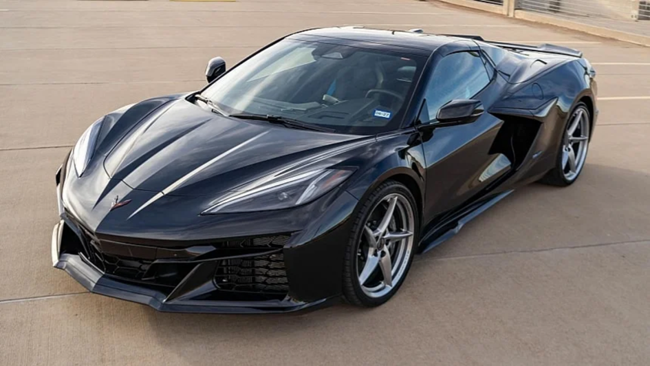 Владелец Corvette E-Ray попытался продать почти новый кабриолет, но рынок удивил