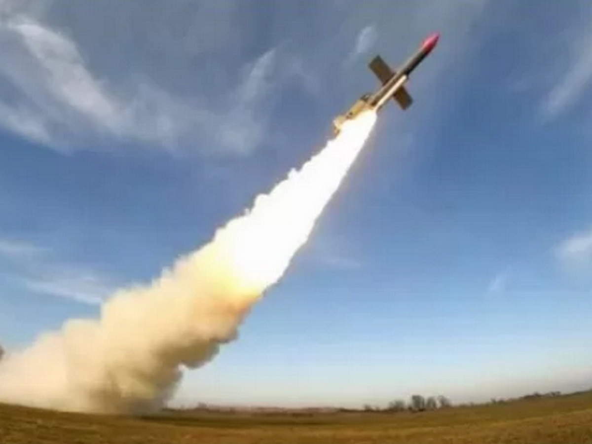 «Разнесём все НПЗ»: Киев пригрозил ударом по РФ десятками ракет ежедневно в варианте без Трампа0