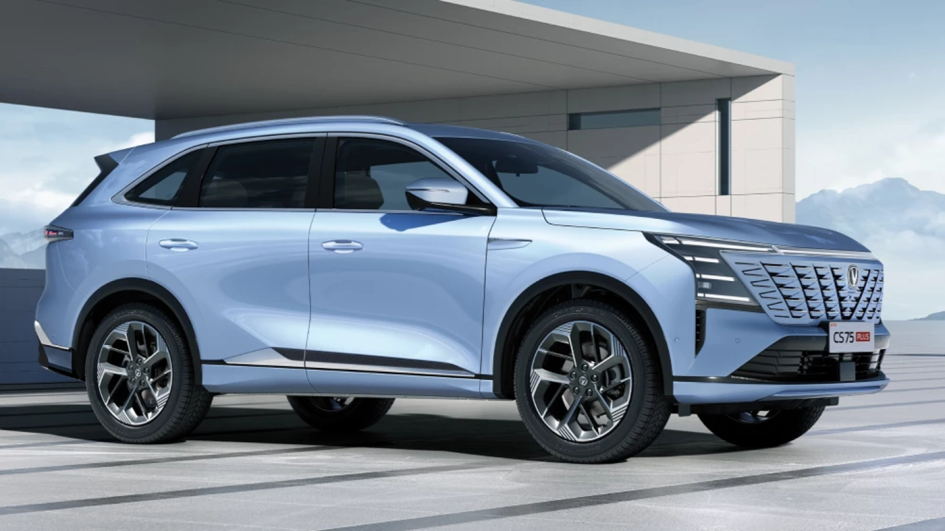 Changan готовит для России пять новых моделей : гибриды, трансформеры и обновления