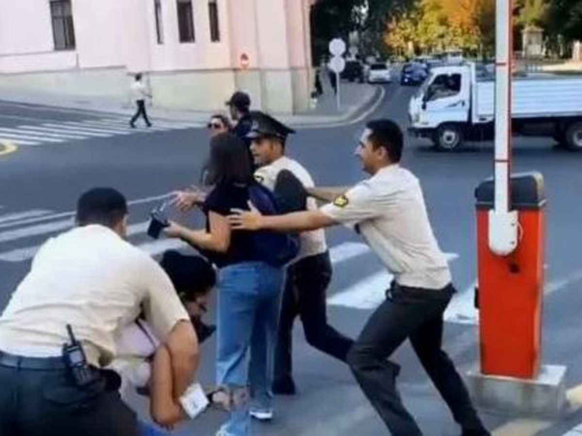 WP: охрана Алиева атаковала протестующих в США0