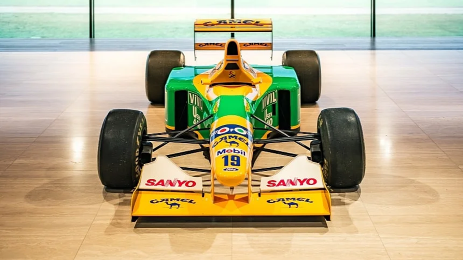 Гоночный Benetton B192 Михаэля Шумахера ушел с молотка за рекордные 6 миллионов долларов