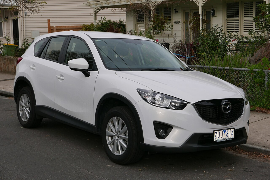 Mazda CX-5 против Mazda CX-50: сравнение характеристик, цен и отзывов владельцев
