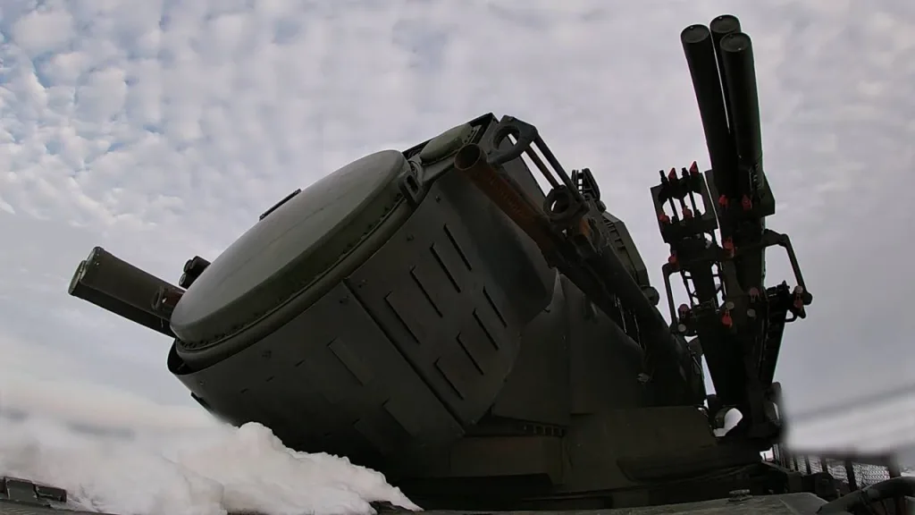 ЗРПК «Панцирь-С1» группировки войск «Восток» с малогабаритными ЗУР ближнего перехвата ТКБ-1055 (19Я6) «Гвоздь»