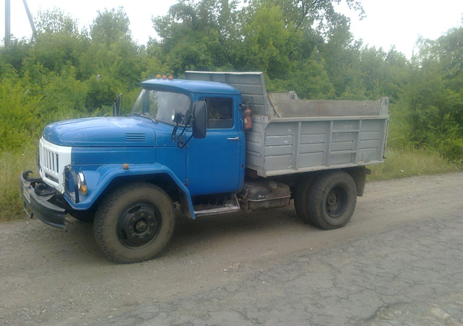 ЗИЛ-130 против ГАЗ-53: в чем секрет популярности легендарного грузовика