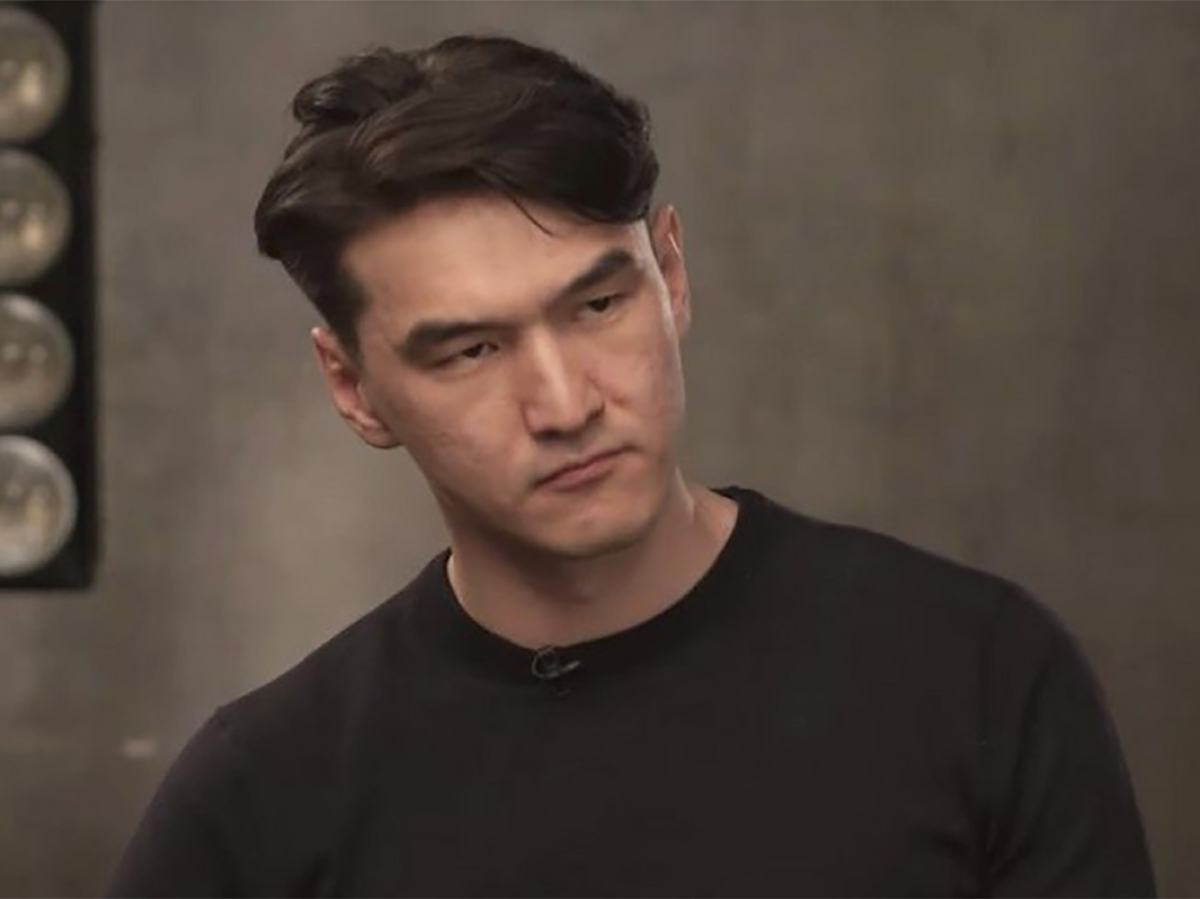 Стендаперу Нурлану Сабурову отказали во въезде в РФ на 50 лет: комик узнал об этом по прилету в Москву0