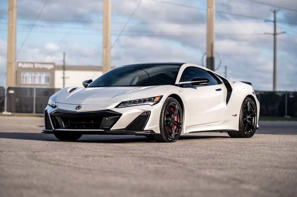Владелец Acura NSX Type S 2022 года проехал 800 км и продал авто почти в полтора раза дороже