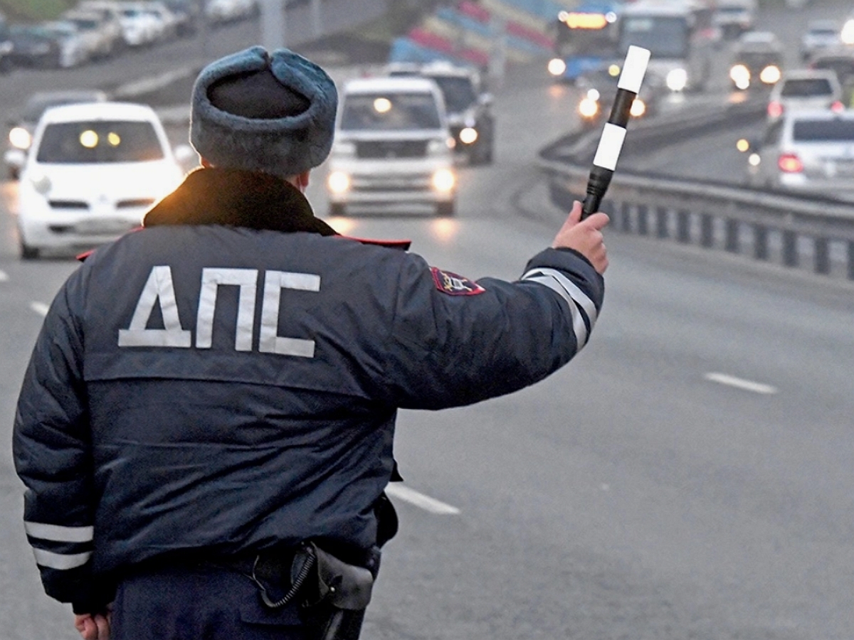 В России начали изымать автомобильные номера «АМР» вслед за блатными «ЕКХ»0