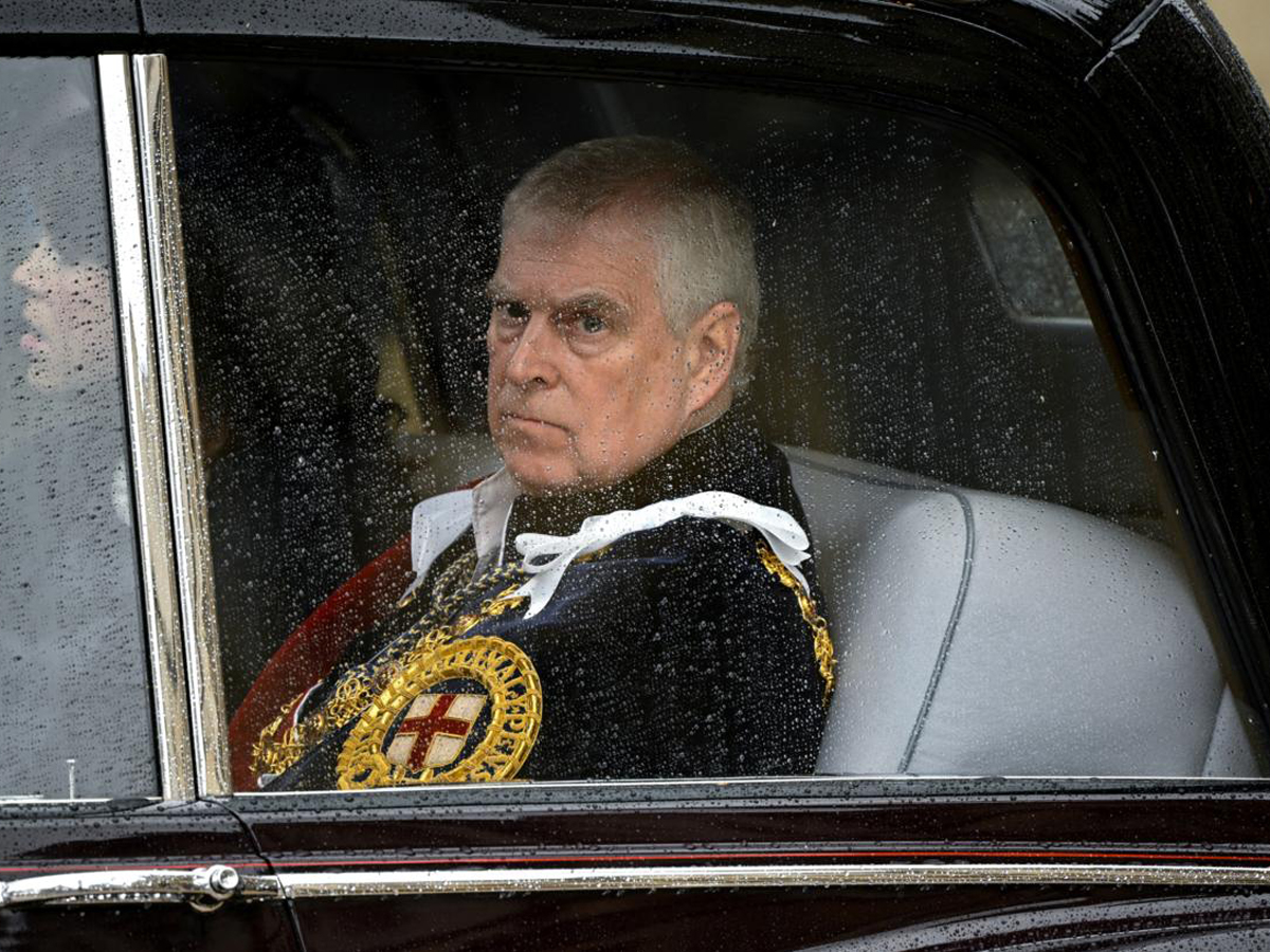 ВВС: родственника короля Великобритании Эндрю задержали по делу Эпштейна0