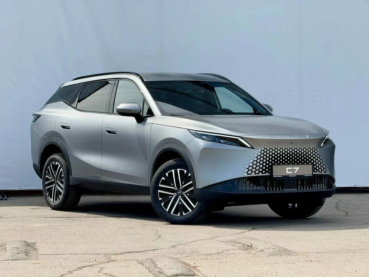 Honda CR-V Hybrid против Omoda C7: разница в цене 2 млн и неожиданные нюансы выбора