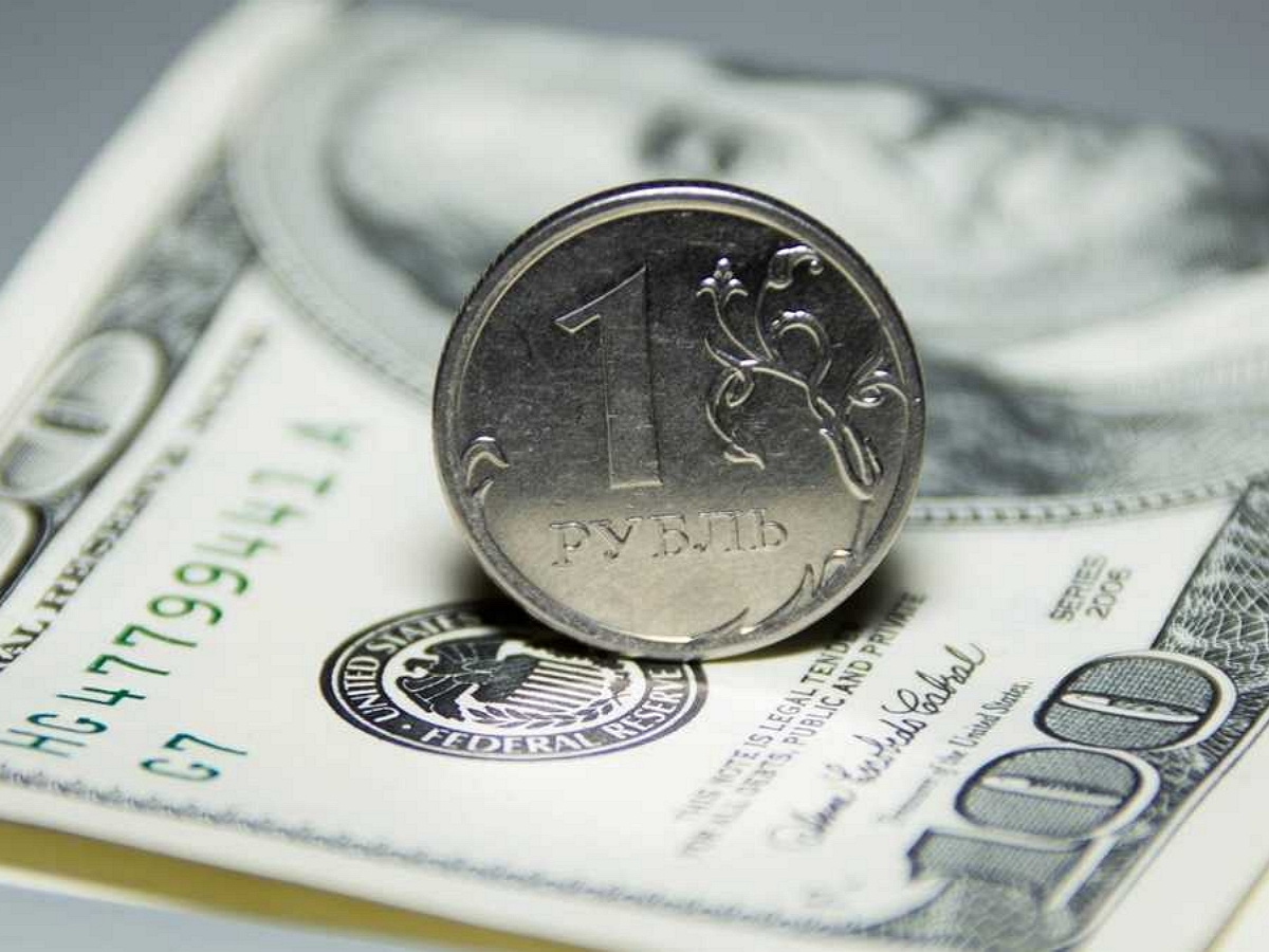 Bloomberg сообщил об «удивительной идее» России для США по доллару0