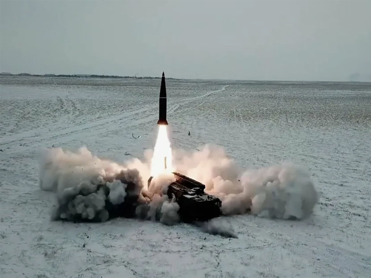 10 «Искандеров» поразили одну цель: что известно об атаке ВС РФ на авиабазу в Василькове0