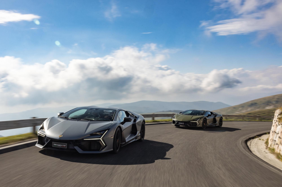 Lamborghini отзывает часть Revuelto из-за сбоя ПО: проблема с камерой заднего вида