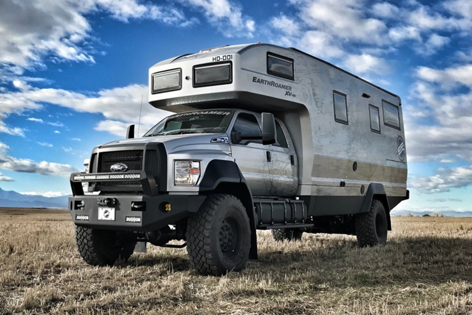EarthRoamer XV-HD: автономный автодом на базе Ford F-750 с роскошным оснащением