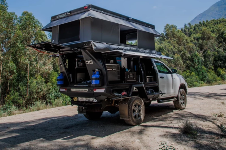 Модульный кемпер Alublack: новая эра для Toyota Hilux и Land Cruiser