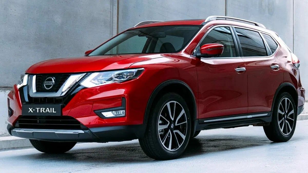 Nissan Qashqai против X-Trail: что выбрать при одинаковом бюджете и разных комплектациях