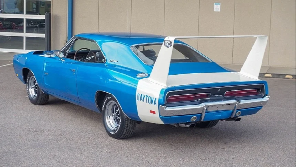 Редкий Dodge Charger Daytona Hemi выставлен на продажу за 1,95 млн долларов
