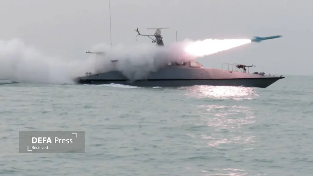 На фоне наращивания американцами сил в регионе стартовали учения ВМС КСИР Ирана под названием «Умный контроль над Ормузским проливом»