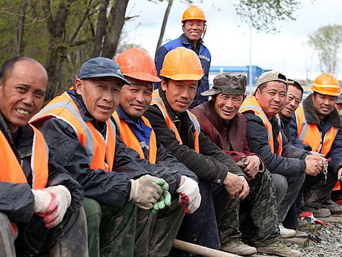 Bloomberg: Россия активно нанимает мигрантов из Азии из-за нехватки рабочих рук0