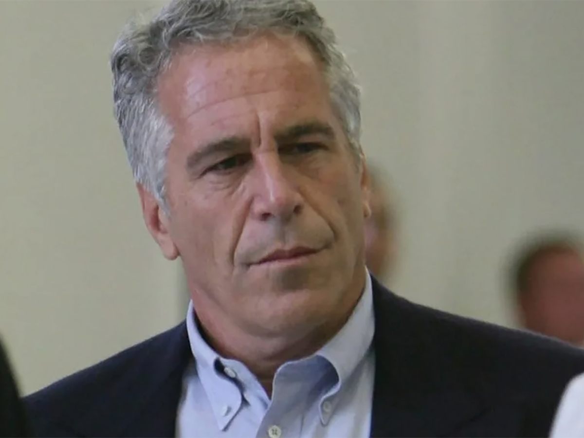 Присутствовавший при вскрытии Эпштейна медик сделал шокирующее заявление0