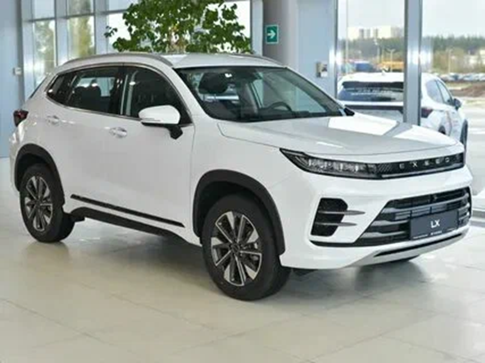 Exeed LX против Mazda CX-5: сравнение эргономики, подвески и расхода топлива