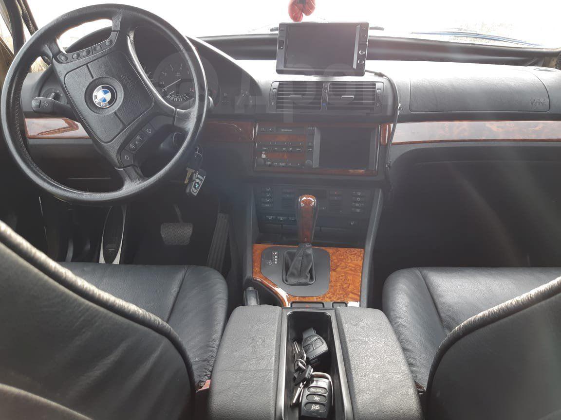 Сняли с учета и продают редкую ГАЗ 31029 Волгу на базе BMW M5