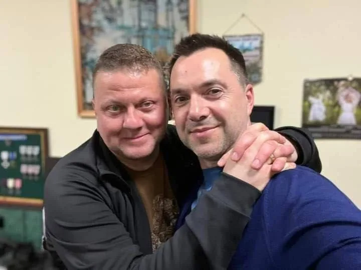 Алексей Арестович заявил, что он лично перед Зеленским лоббировал Залужного на пост Главнокомандующего